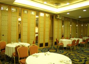 China Dancing Room Movable Partition Walls , Demountable Partition Wall factory