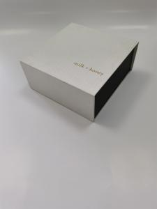 China Pantone Packing Printed Corrugated Box Debossing Cardboard Paper FSC factory