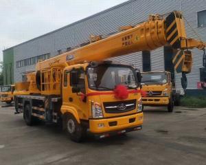 China Construction 6T Mobile Construction Cranes For Highway Project factory