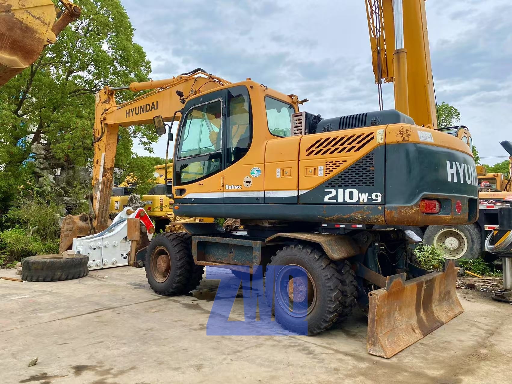 Second Hand Korean Original HYUNDAI 210W-9 Wheeled Excavator 21Ton Heavy Duty Construction Equipment for Sale