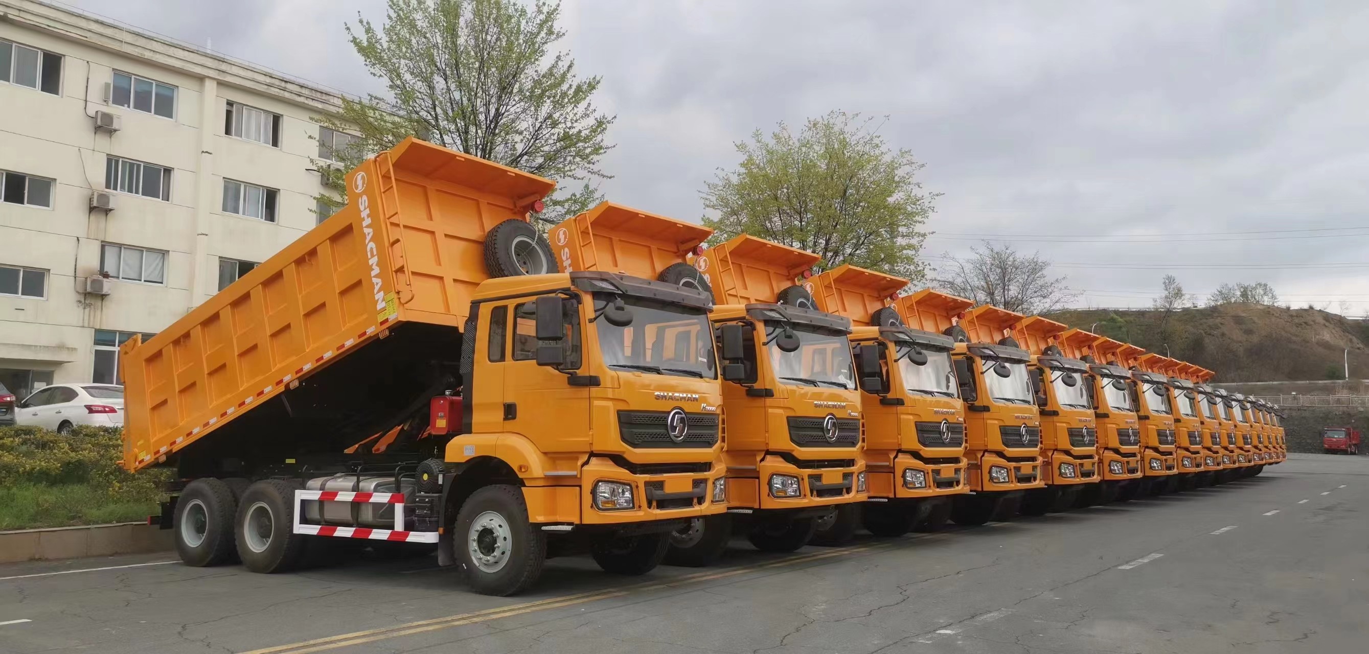Shacman Diesel Left Driving H3000 6x4 Dump Truck Powerful Solution for Heavy Duty Needs