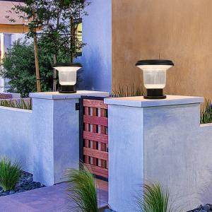 China Outdoor Solar Powered Post Pillar Light Kit Fence Lamp High Lumen Gate factory