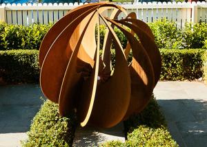 China Outdoor Rusty Corten Steel Garden Ball Sculpture factory