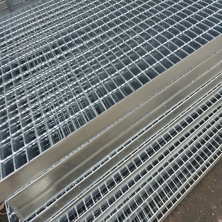 Hot Dip Galvanized Ss316 Serrated Steel Grating Construction Frame Foot Pedal