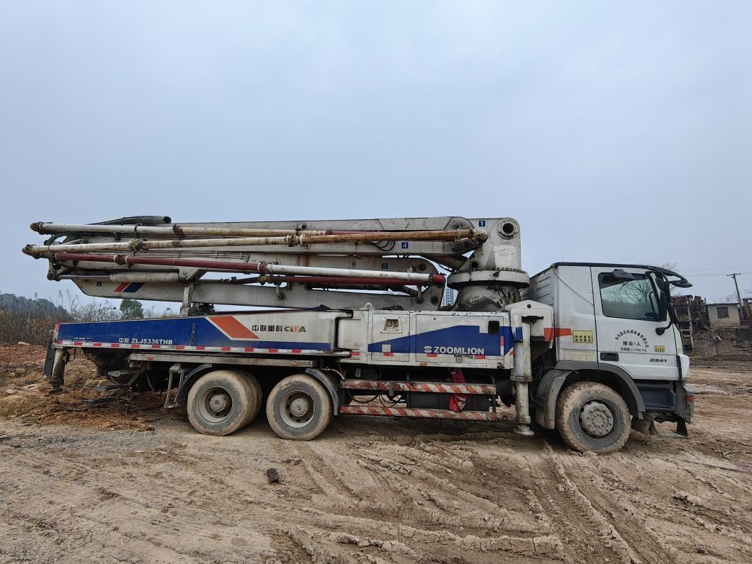 Good Condition Used Concrete Pump Truck 37m Zoomlion 2013 Year