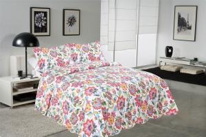 China Cockscomb Flower Double Bed Quilt Covers , Microfiber Fabric Quilt Cover Sets factory