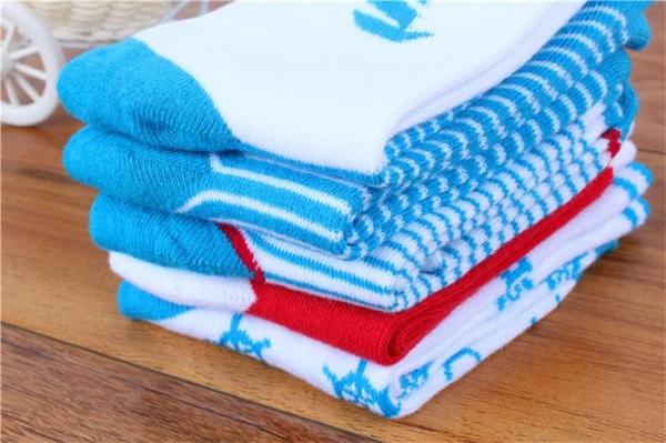 Fancy customized jacquard christmas design OEM cozy winter cotton terry socks