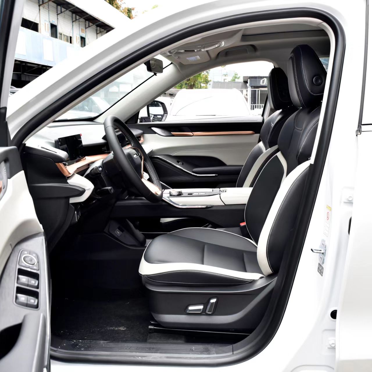 -Made Changcheng Haval H6 Energy 2023 DHT-PHEV 110km Compact SUV 5 Doors 5 Seats Good