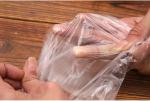 Beauty Salon Clear Polyethylene Disposable Gloves High Density Easy Store