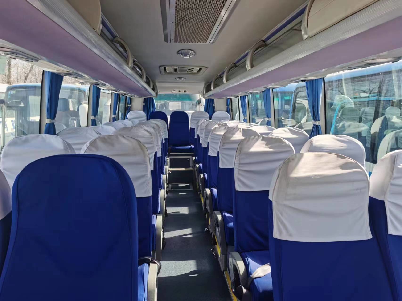 Coach 35-40 Seats Buses Right Hand Drive Used Yutong Passenger Coach ZK6858
