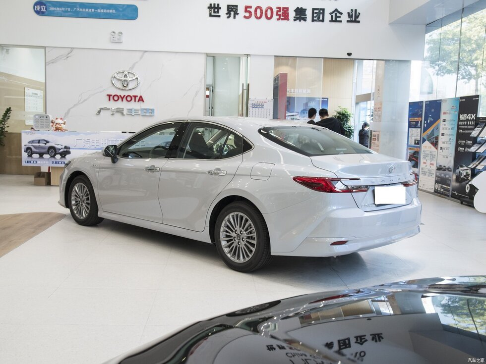 2024 Toyota Camry 4-Door Sedan 5-Seater GacT oyota 2.0 HGVP Luxury Version Sedan with 2825mm Wheelbase