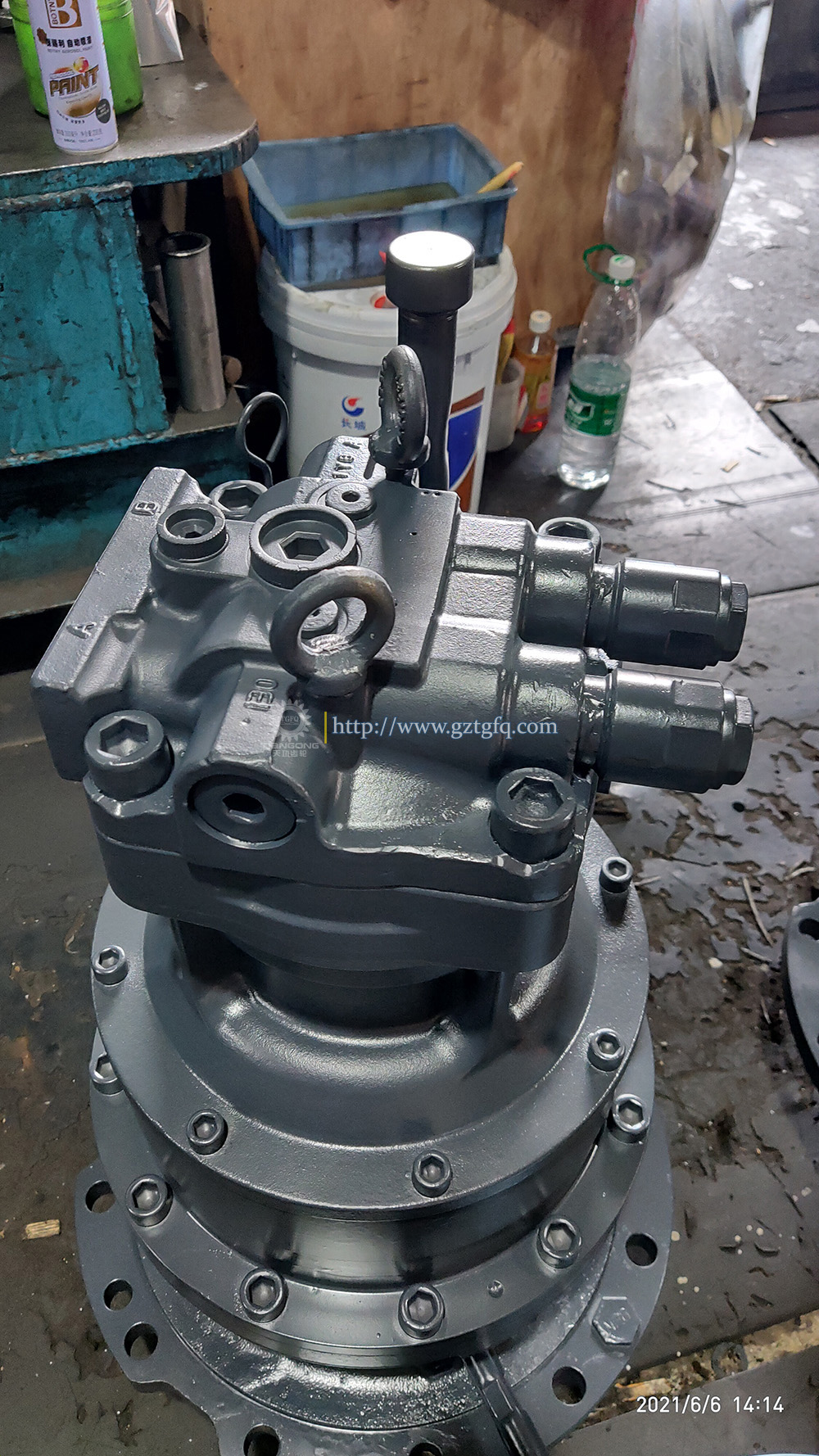 Iron ZAX200 Excavators Swing Motor Assy Swing Gearbox For Superior Swing Drive 4610138