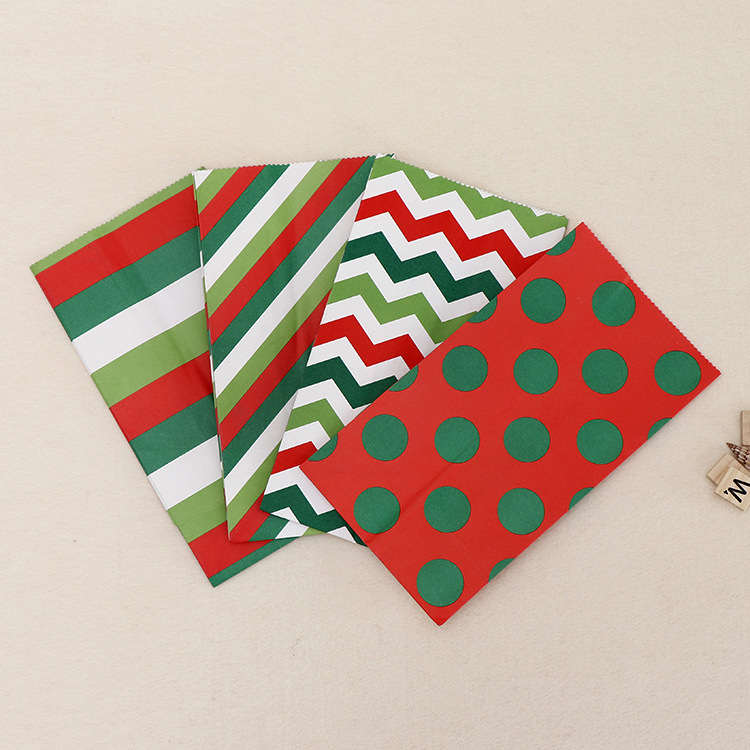 Fancy Christmas Party Favor Gift Kraft Paper Bag with Handle Custom Color Accepted