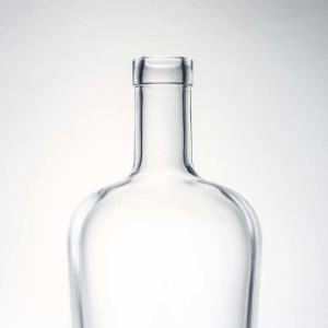 China Decal Surface Super Flint Glass Bottle for Whisky Gin 700ml 750ml 1000ml Capacity factory