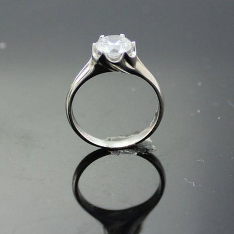 Sterling Silver Engagement Ring with 6mm Round Solitaire Cubic Zirconia（F80）