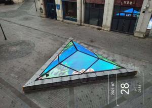 China Indoor AC265V Ip43 Transparent Film Led Screen 4000CD/Sqm P10 factory