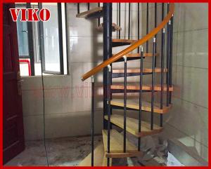 China Spiral StaircaseVH18S Carbon Steel Tread Beech 304 Stainless Steel Spiral Stainless Steel Stair Handrail Railing Glass factory