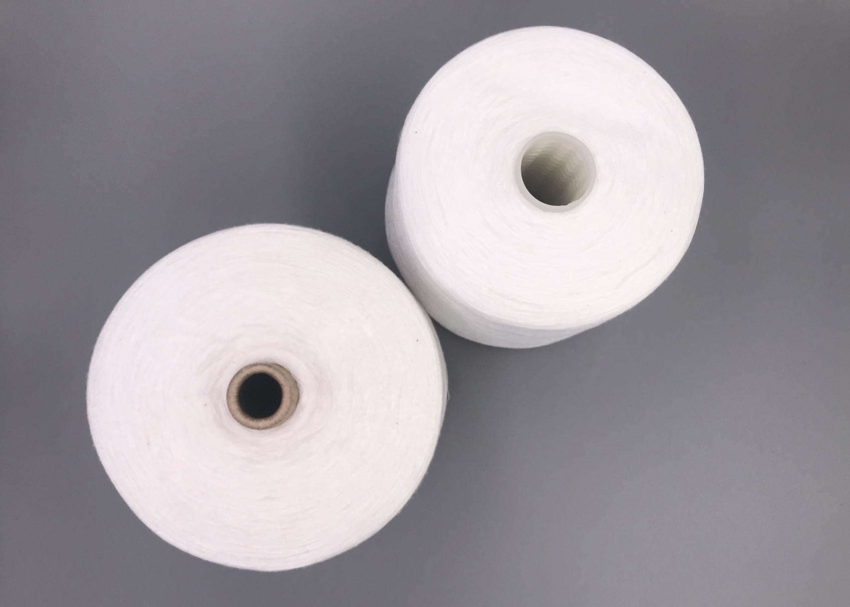 Raw White T40S/2 Sewing Thread 100% Ring Spun Polyester Machine Knitting Yarn