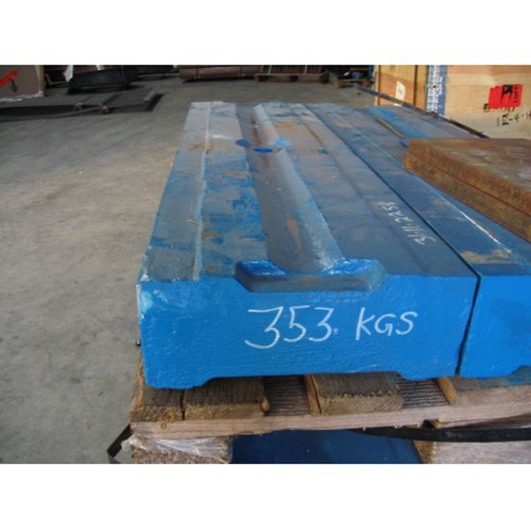 High Chrome impact crusher spare parts blow bar Mining Machinery Parts