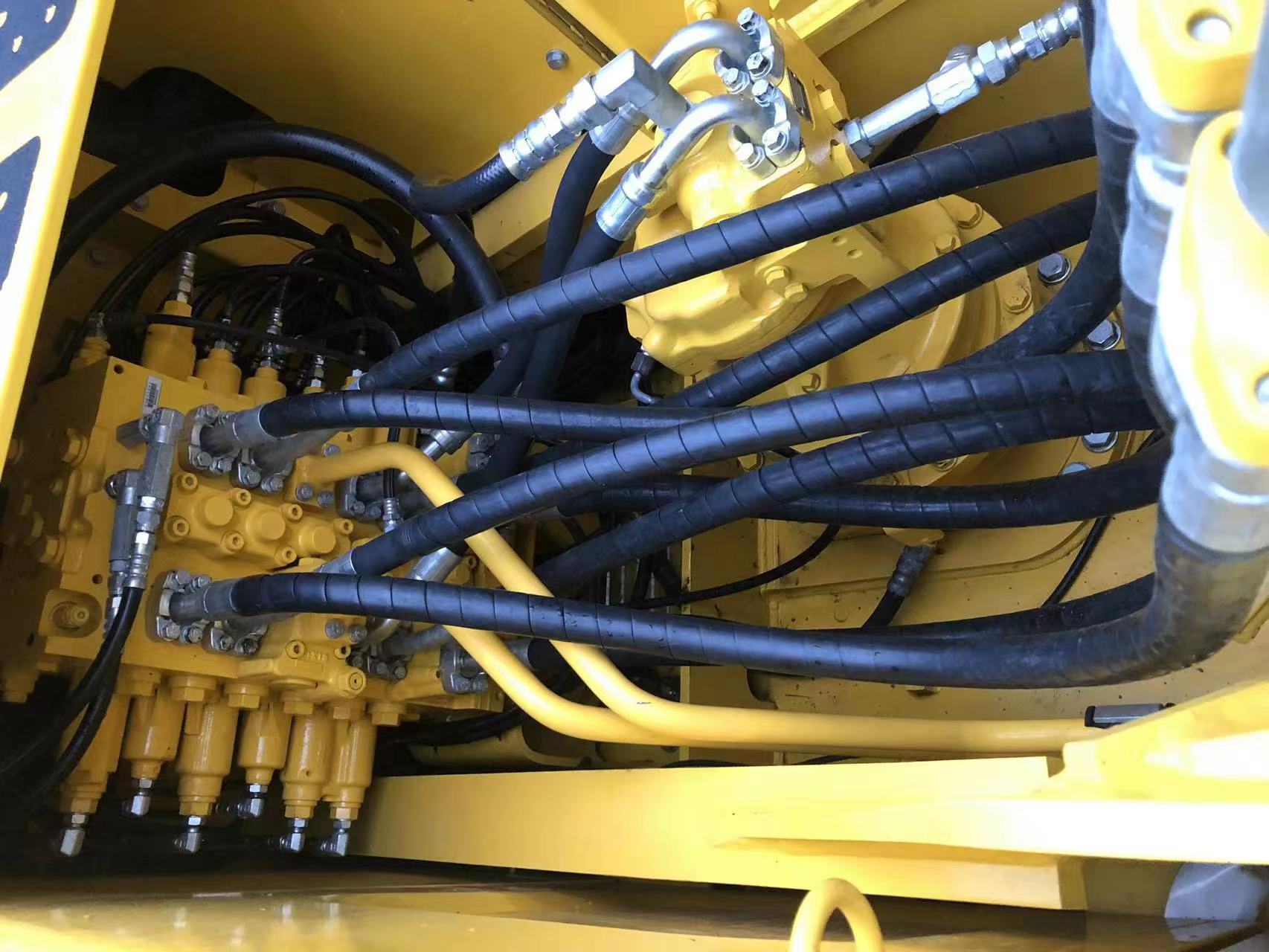 Good Condition Used Komatsu PC200 Crawler Excavator with 0.8m3 Bucket
