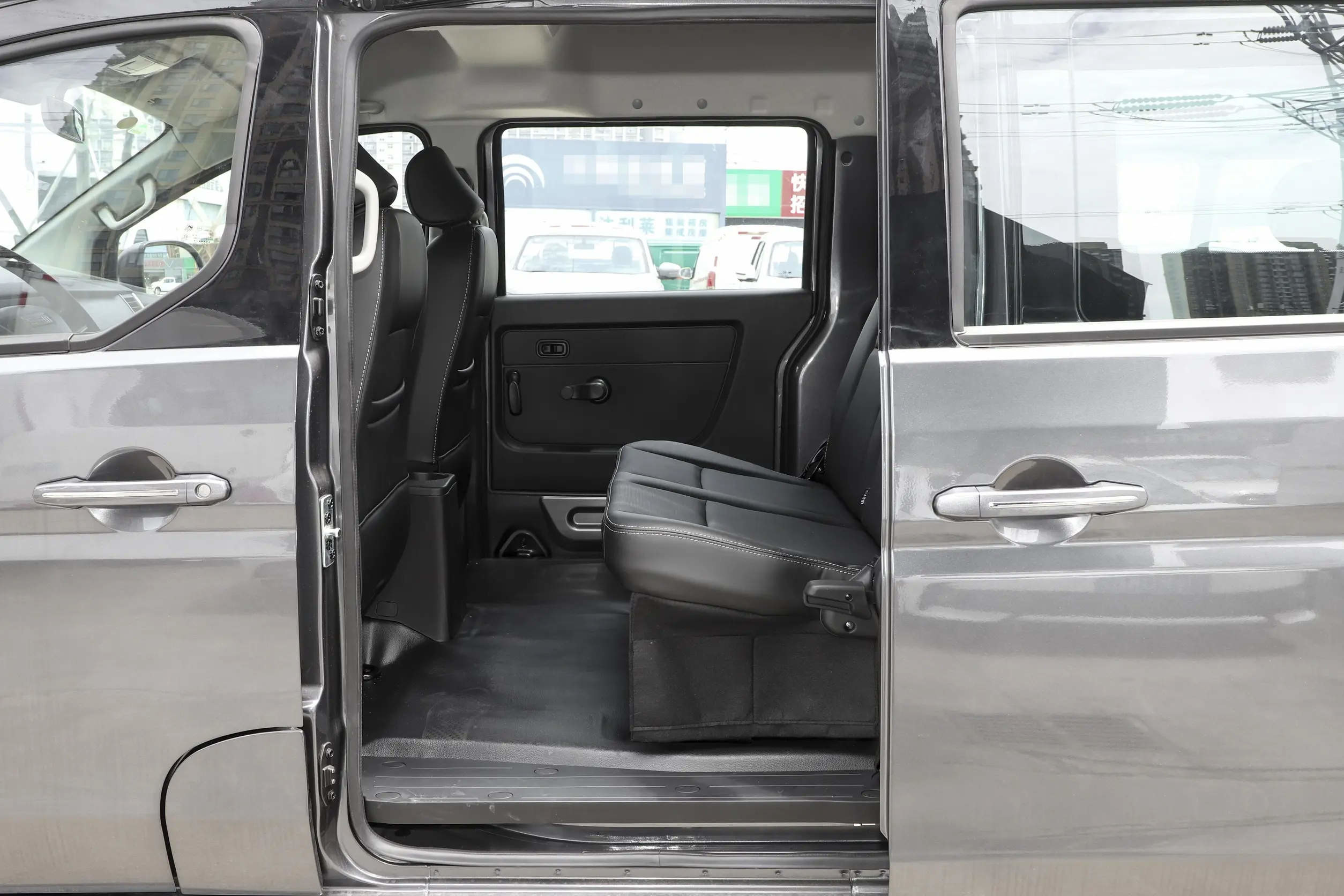 Used Mini Vans 9 Seats Chinese Brand Jinbei Hiace Gasoline Engine With A/C