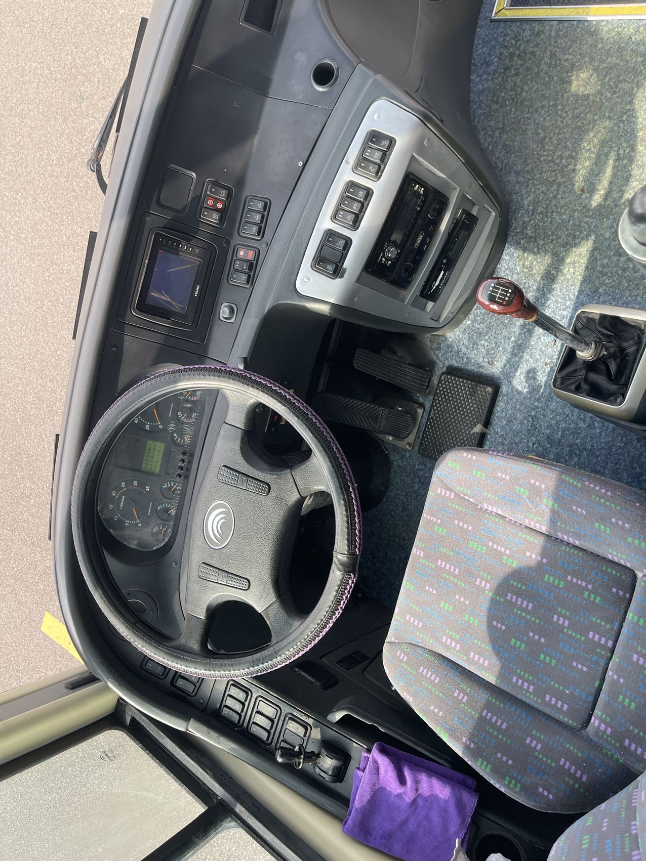 Find Bargain Prices on School Buses in Zhengzhou Diesel Fuel Type 6-8L Engine Capacity