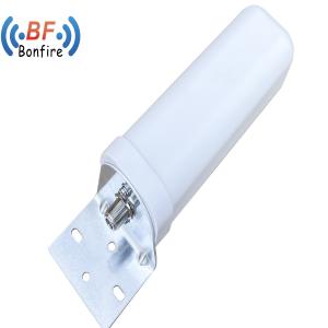 China 4G LTE 5g 25dBi Repeater Outdoor Waterproof N Female Connector Vertical Polarization factory