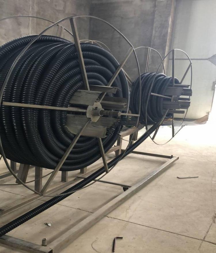 Plastic HDPE Carbon Spiral Corrugated Pipe Production Line / PE Spiral Reinforced Pipe Extruder Machine