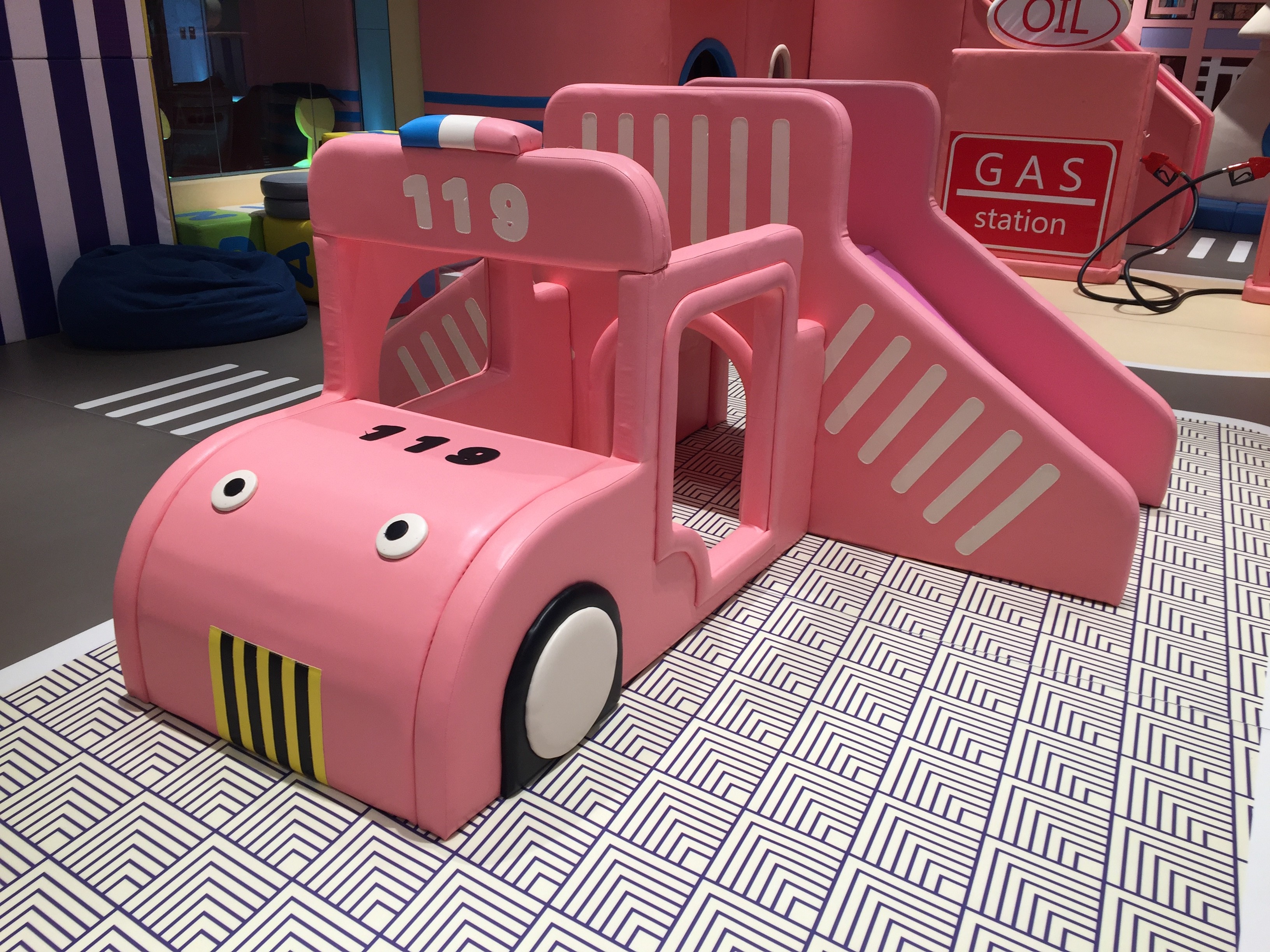 Attractive Indoor Soft Play Toys , Foam Soft Play Center Blocks For Childrens