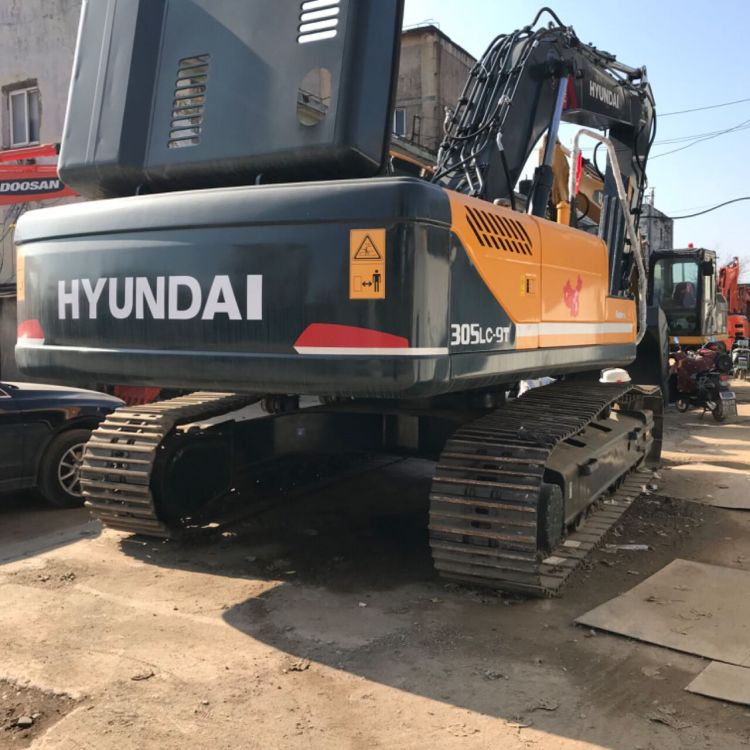 Original Hydraulic Valve Hyundai 305 Excavator 30 Ton in Shanghai 1500 Working Hours