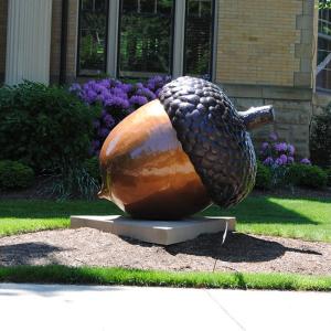 China Giant Brass Bronze Casting Acorn Outdoor Sculpture Statue factory