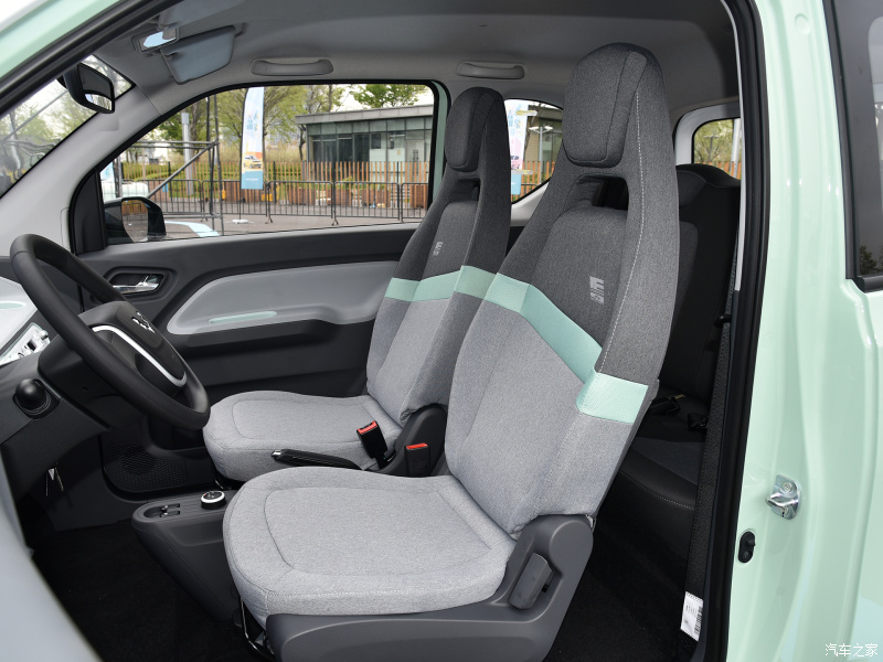 Manual Adjustment LED Camera Fabric EV Car Wuling Mini EV Chinese Electric Mini Car Sports Vehicle 4 Wheels Sedan Single Left