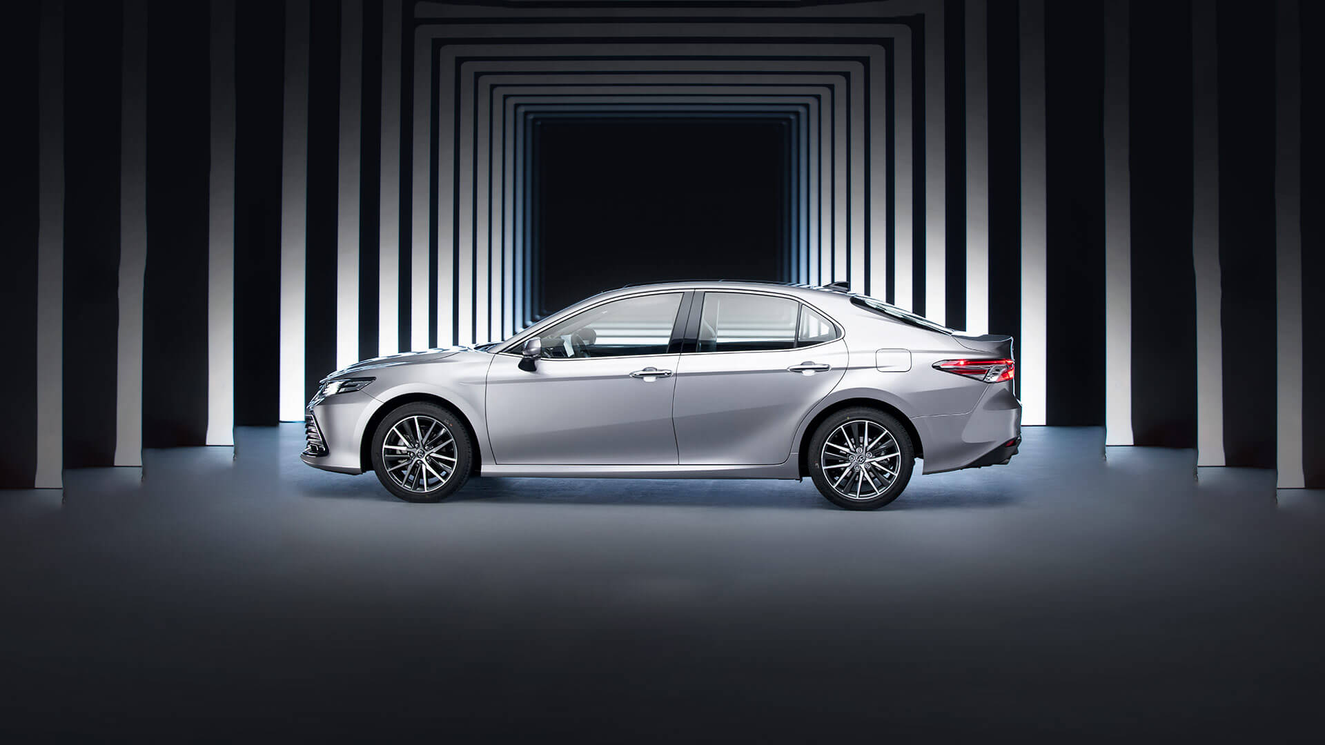 2024 Toyota Camry 2.0L Midsize Gasoline Sedan Electric Hybrid with CVT Gearbox and 206 N.m Maximum Torque