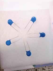 China Waterproof Practical Y2 Safety Capacitor Flameproof High Frequency factory