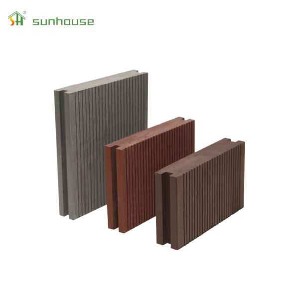 China Modern Style Durable WPC Decking UV Resistant Composite Decking for Outdoor Balcony Poolside Smooth Brushed Technics Waterproof factory