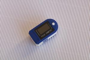 China Blood Oxygen Saturation Finger Pulse Oximeter 250bpm factory