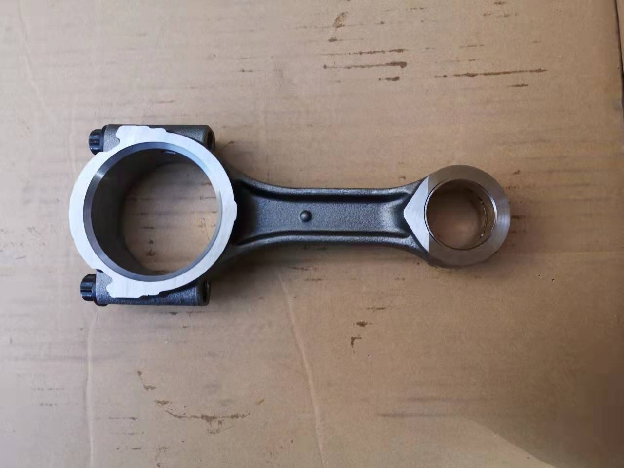 Diesel Engine 4HG1 4HL1 Connecting Rod 8971350320 8944734436 Bearing Two Notch Stagger Piston Pin Hole 36mm