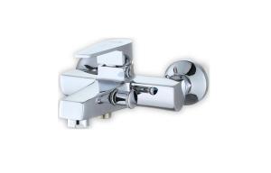 China Contemporary Bathtub Bathroom Sink Faucets Chrome Polished , Wall Mounted Type factory