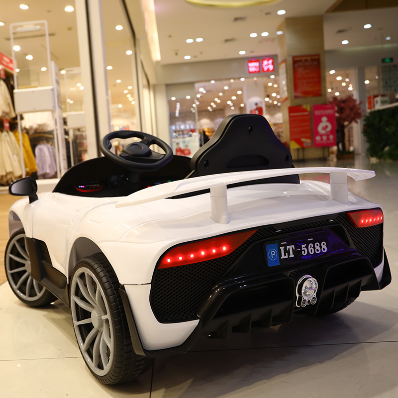 PP Plastic Big Parent Cars With Remote Control Electric Ride On Car for Kids 106x67x55CM