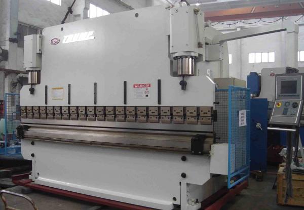 China 200 Ton CNC Press Brake Machine To Bend Different Angle W 2145 Mm H 2960 Mm factory