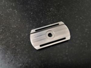 China Carbon Steel CNC Milling Parts Flatness 0.08mm For Razor Shaving Blade Bracket factory
