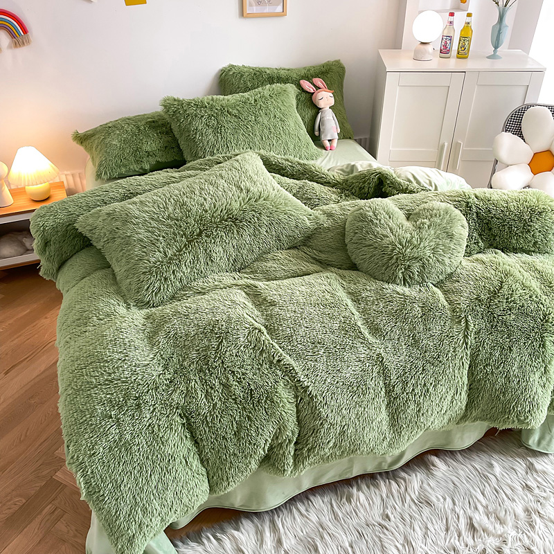 RTS Moss Green Color Luxury Shaggy Warm Mink Velvet Crystal Bedding Set for Winter