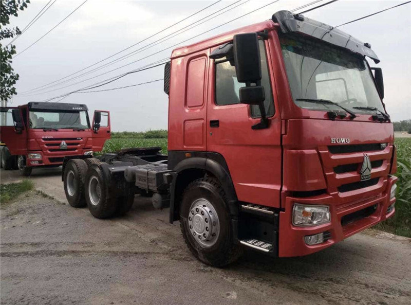 Sinotruk HOWO 2017 Heavy Duty 10 Wheeler Trailer Head 371HP HOWO Tractor Truck