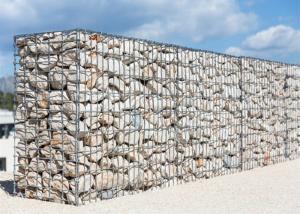 China Stone Cages Wall Welded Mesh Gabion 4mm Wire Gauge 5x5 Cm Hole factory