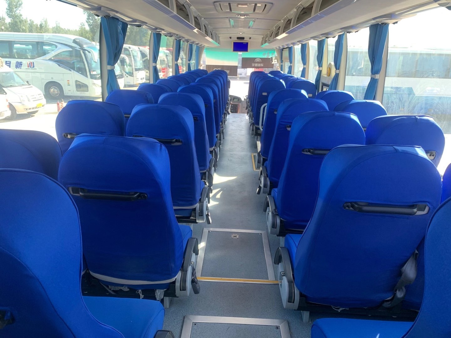 China Brand Used Yutong Buses Coach ZK6122 WP10. Diesel Engine 2015-2019 2+2layout 51seats