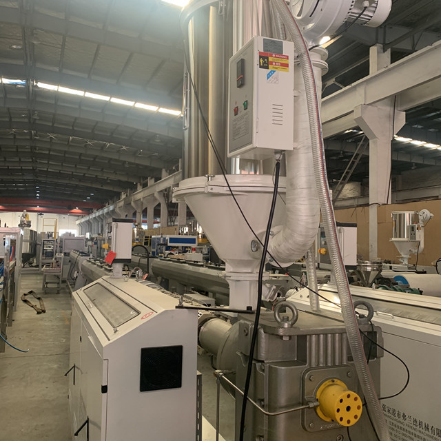 PLC 630mm PPR Polyethylene Pipe Production Line Vacuum Forming