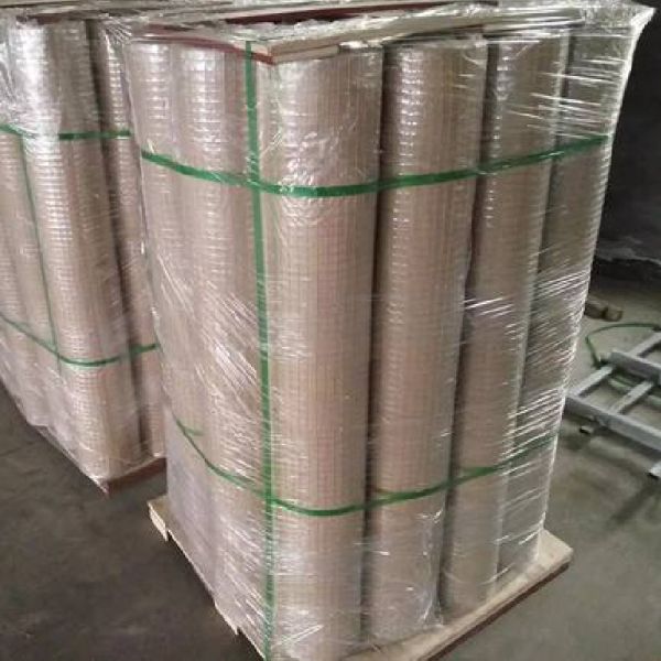 China 20kg Animal Fence Garden Pet 30m Galvanised Welded Wire Mesh factory