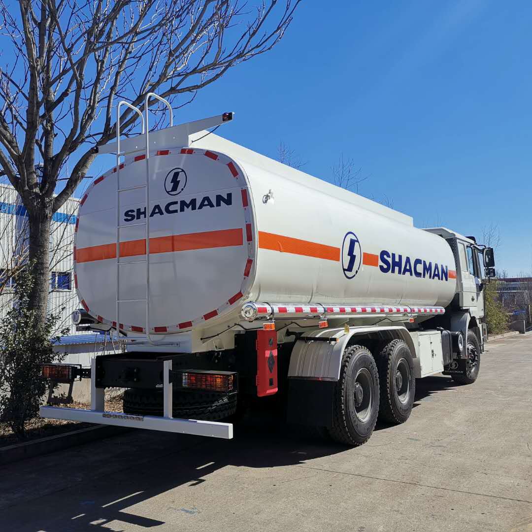 22 Cubic Shacman Fuel Tanker Truck Oil Diesel Tank Truck 6x4 400hp