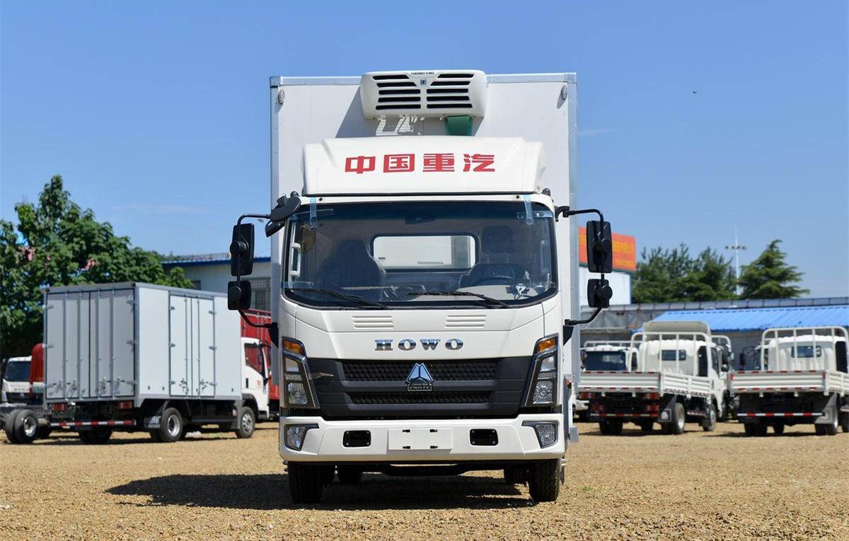 SINOTRUK HOWO Commander 160 Horsepower 4X2 4.1 Meter Refrigerated Truck (National One to Six) (Green Leaf Refrigerated