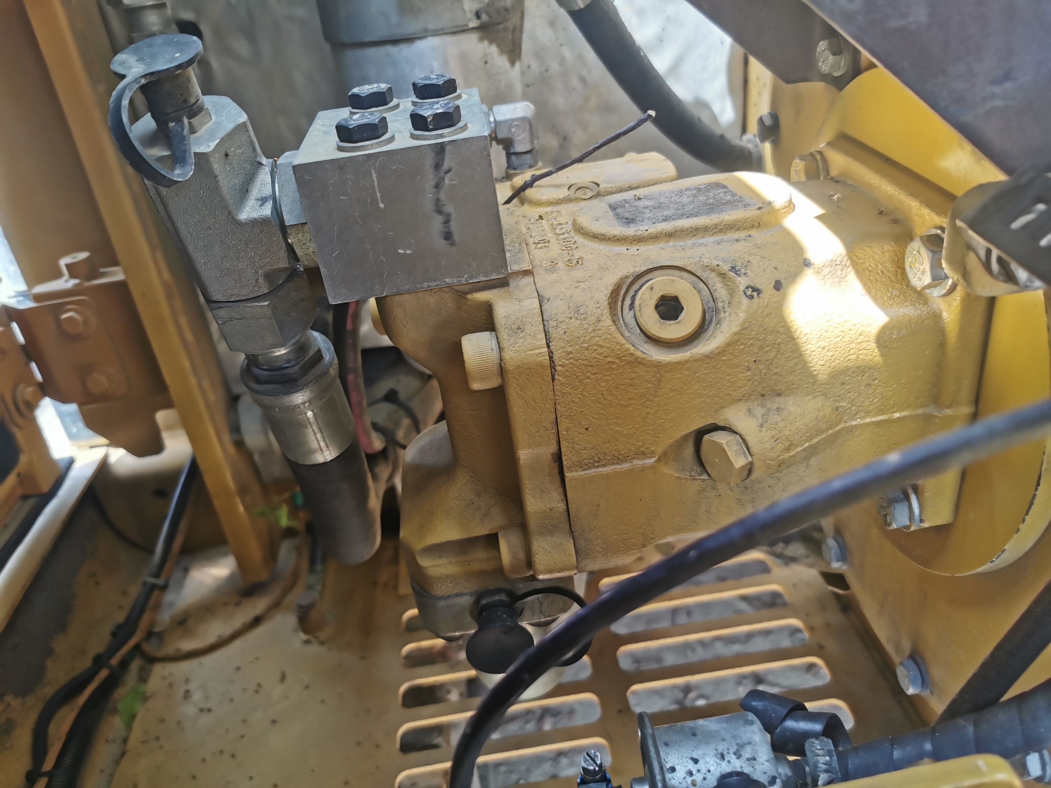 Original Hydraulic Cylinder Used CAT306E America Excavator with 0.25 Bucket Capacity